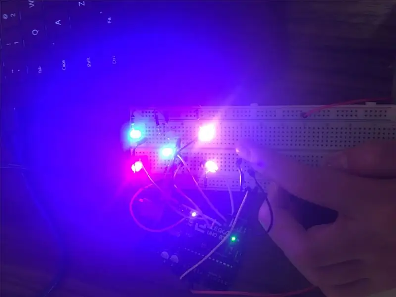 Cómo construir un colorido dado LED Arduino