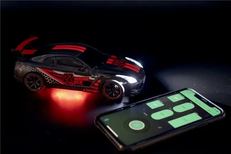 Trasformare qualsiasi auto R/C in un'auto R/C con controllo app Bluetooth