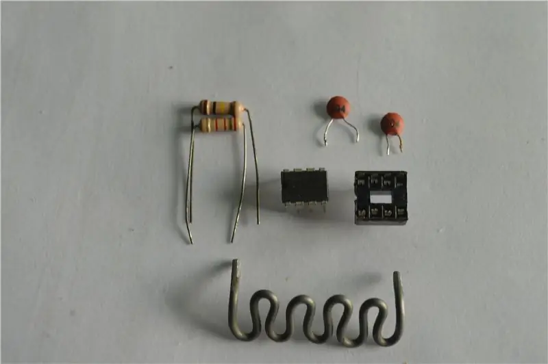 Adăugarea circuitului amplificatorului OpAmp