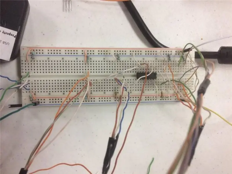 Se utiliza un circuito especial para el sensor