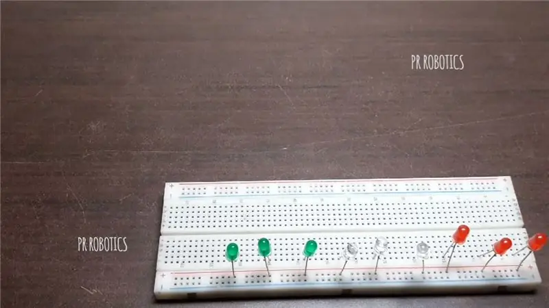 วาง L. E. D. บน Breadboard