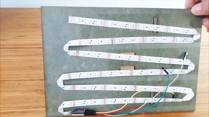 Instalirajte LED traku i Arduino u kutiju