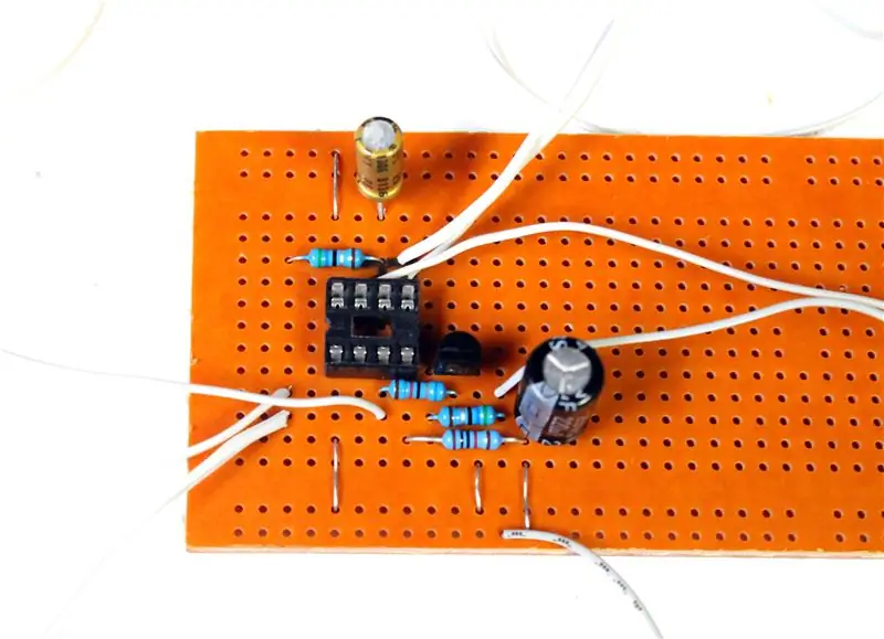 Het circuit maken - Eerste 555-timer