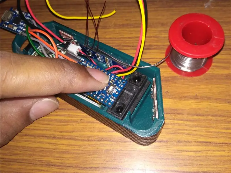 FIXATION DE L'ARDUINO ET DU BUZZER