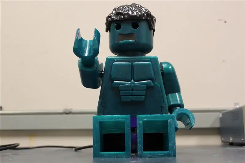 Liikuv ja rääkiv hiiglane Lego Hulk MiniFig (10: 1 skaala)