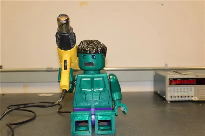 Riesige Lego Hulk MiniFig bewegen und sprechen (Maßstab 10:1)