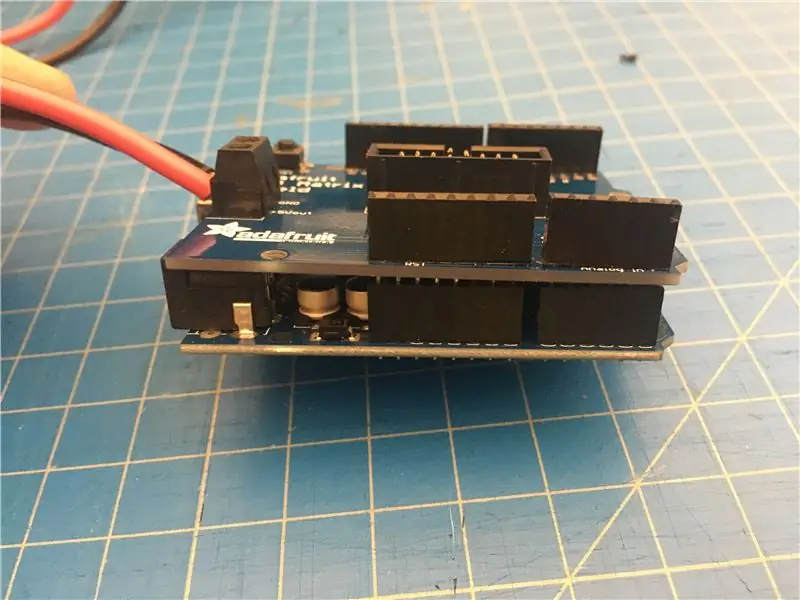 Soldar y conectar el escudo RGB a su Arduino