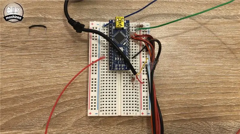 Elektronik auf einem Steckbrett zusammenbauen