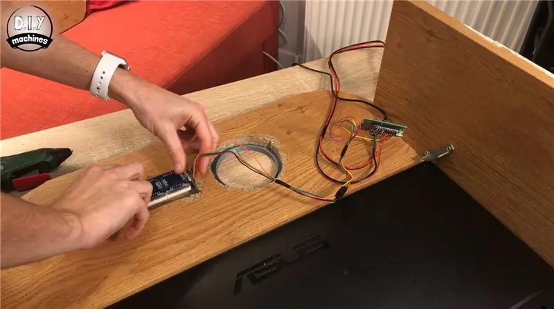 Instalimi i pajisjeve elektronike