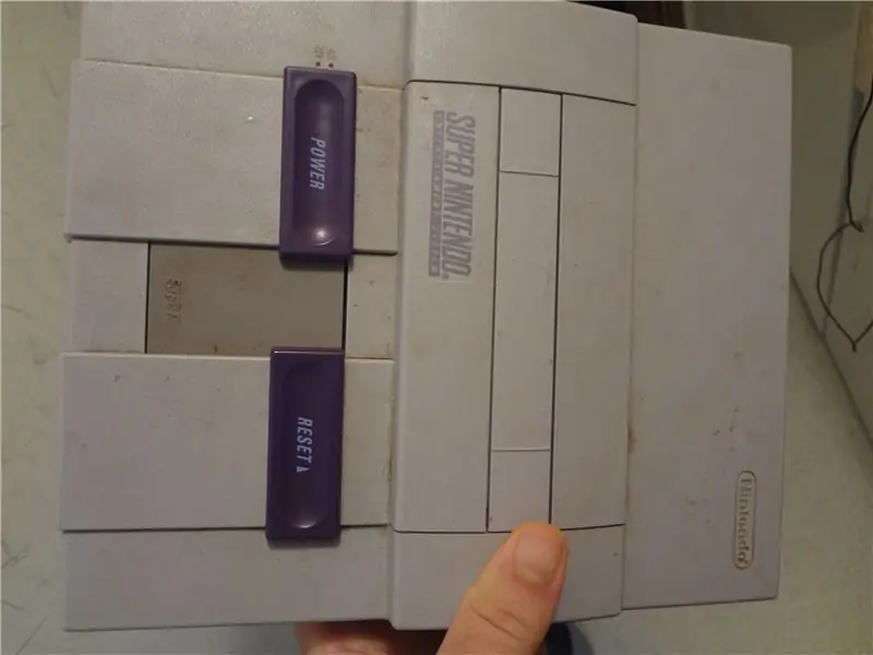 Super Nintendo priključak za napajanje zamijenjen uobičajenim stilom