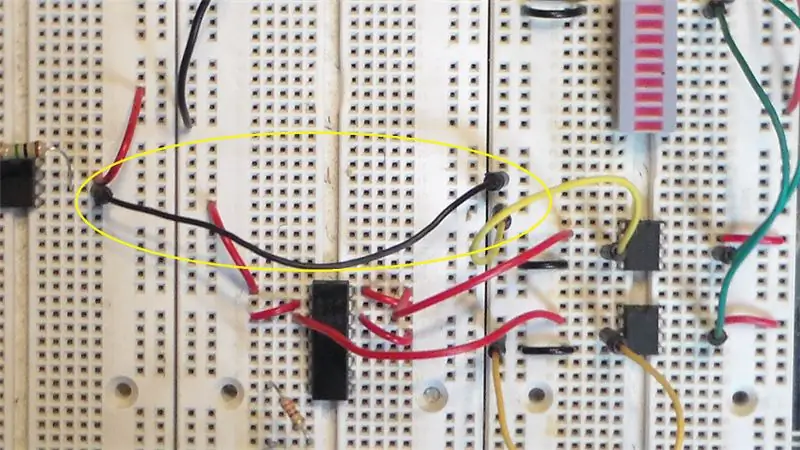 Anslut förstärkarkretsens utgång till ingången på 10-bar LED Display Driver Circuit