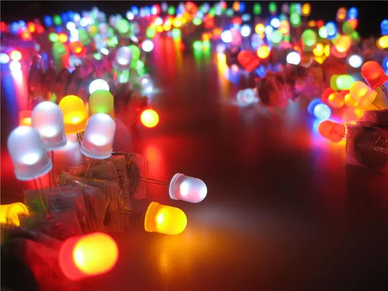 LED Throwies: 7 trinn (med bilder)