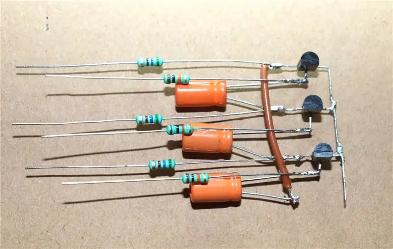 Ikonekta ang 10K Resistors