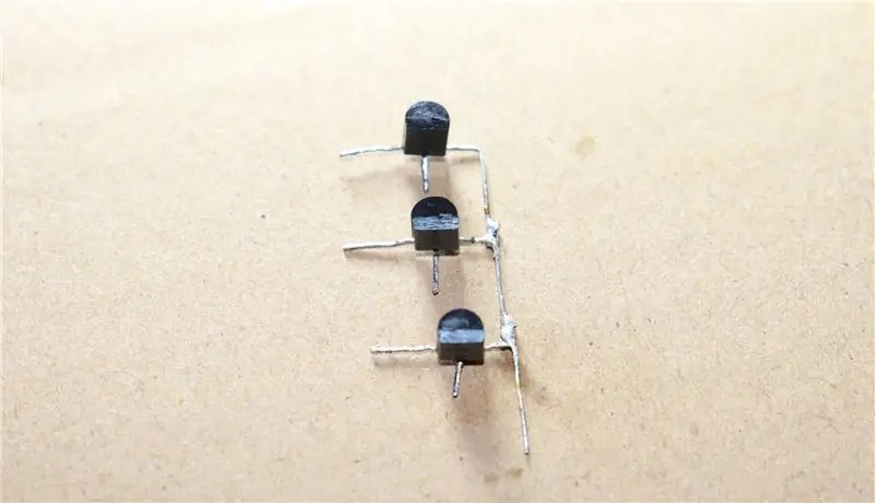 Hubungkan Pemancar Transistor