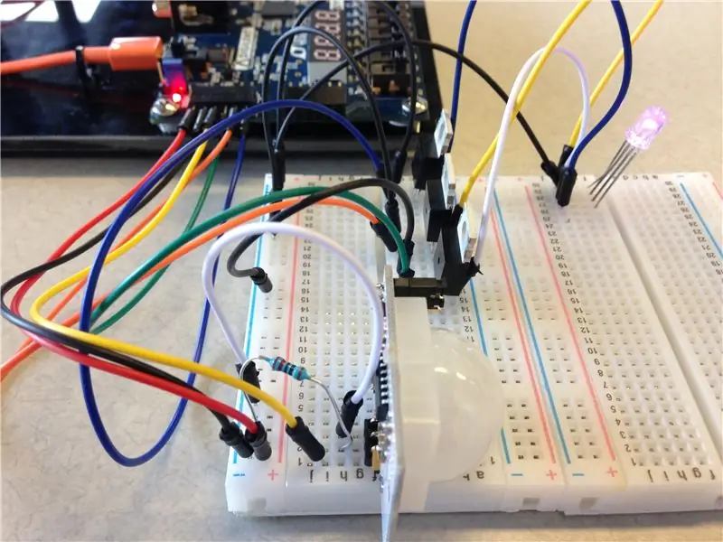 ساخت مدار روی Breadboard