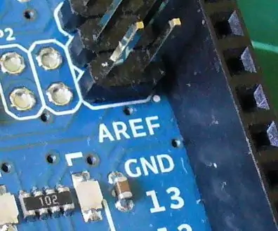 Pin Arduino AREF: 6 hapa