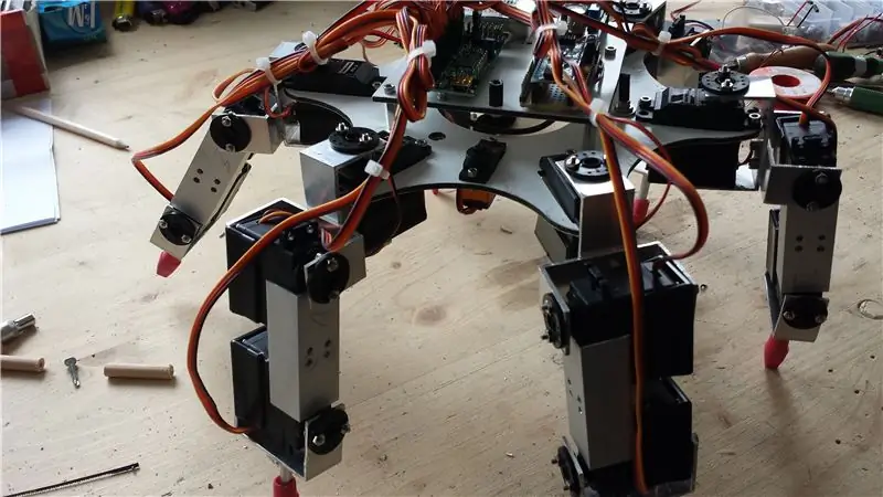 Hexapod Arduino Pololu مايسترو سيرفو كونترول