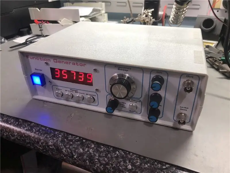 Ehitage see 5 Hz kuni 400 kHz LED -pühkimissignaali generaator komplektidest