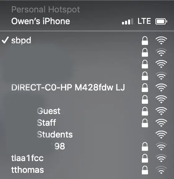 Entrez le nom du réseau (ou le SSID si vous le souhaitez) ainsi que le mot de passe