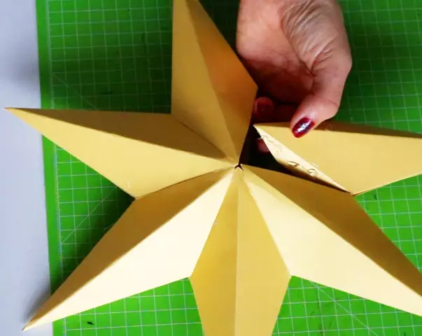 Crea le tue stelle da lancio Shuriken in carta, CD, legno e metallo super affilato: 5 passaggi