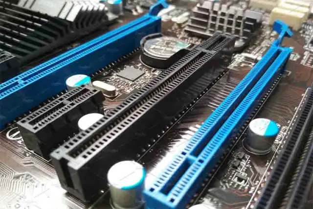 Floppy Powered PCI Slot Case Fan: 4 stappe