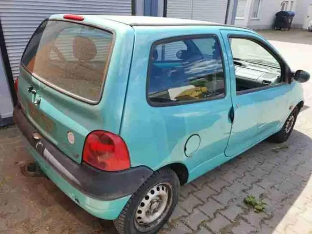 Rádio do carro tocado em portas sem bateria: 4 etapas