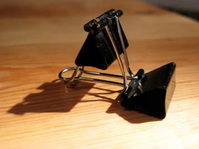 IPhone / iPod Touch Binder Clip Stand met kabelvoorsiening OPGEDIEN: 5 stappe (met foto's)