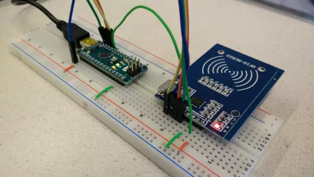 Desbloqueja l'ordinador amb RFID i Arduino Uno: 4 passos